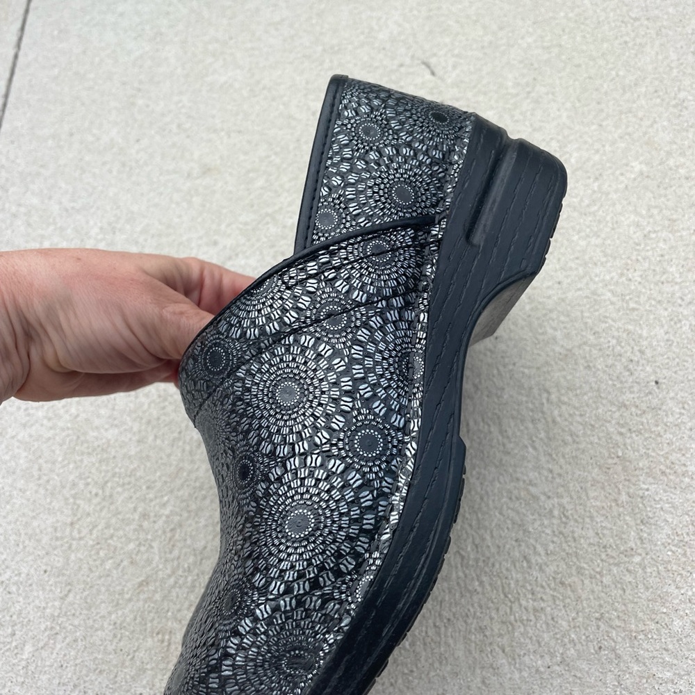 Dansko XP fancy leather clogs - Picture 6 of 9
